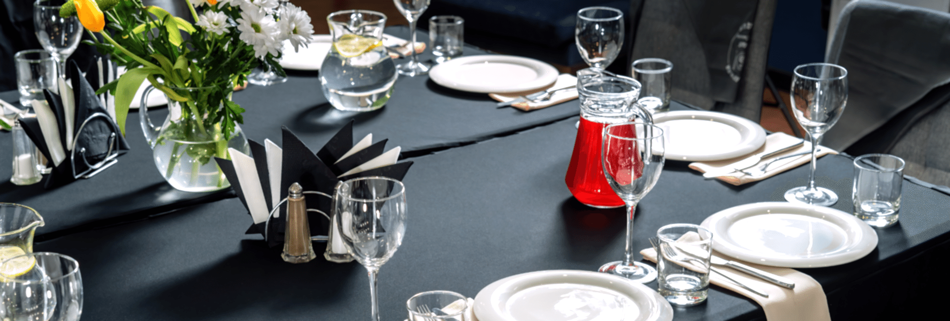 Restaurant Laundry Black And White Table Setting 1800X900